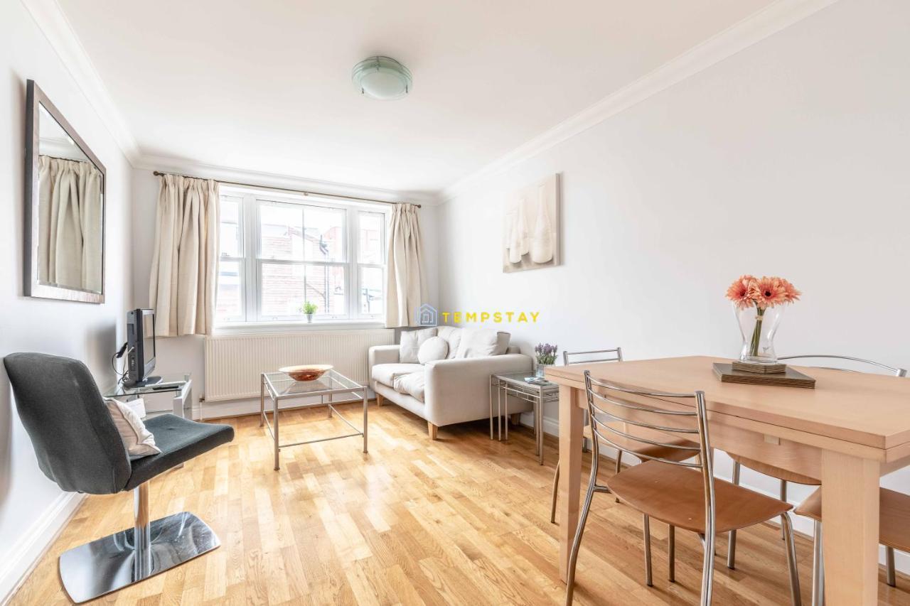 Perfect Spot In Central Windsor & Free Parking! Екстериор снимка