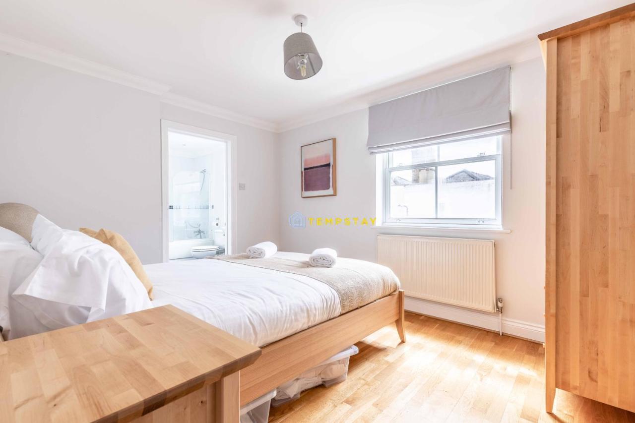 Perfect Spot In Central Windsor & Free Parking! Екстериор снимка